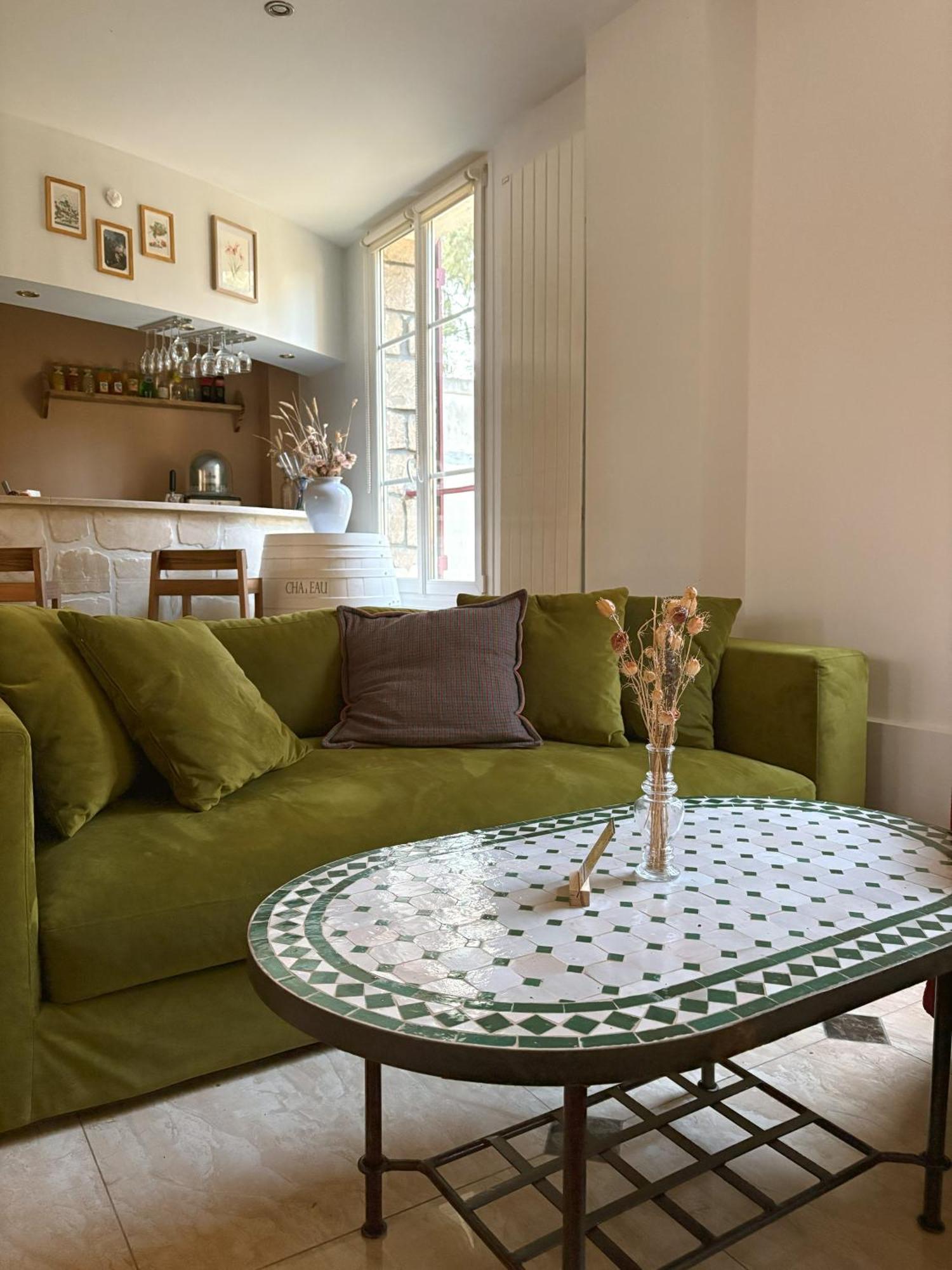 Hostellerie Du Lys Lamorlaye Bagian luar foto