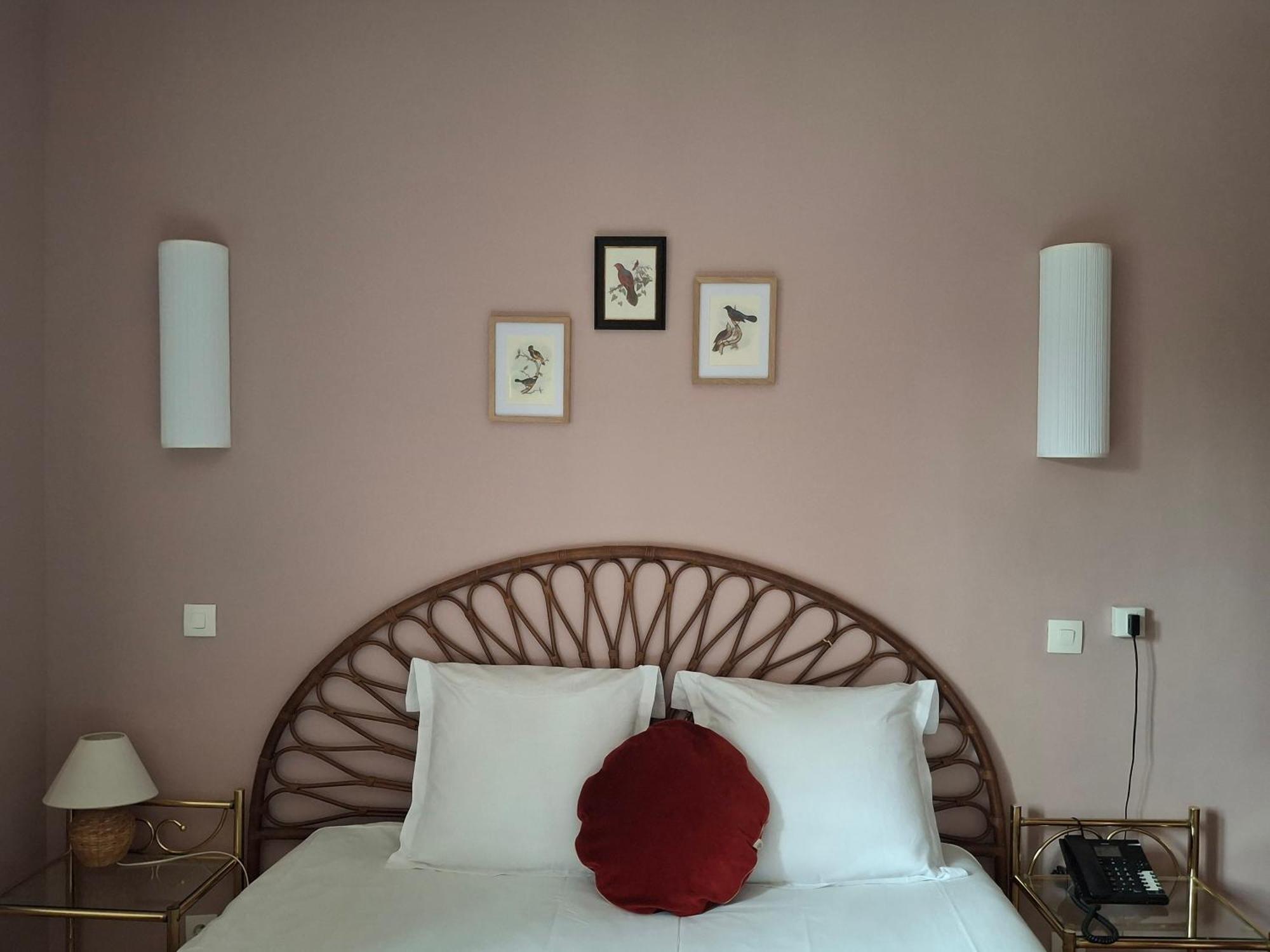 Hostellerie Du Lys Lamorlaye Bagian luar foto